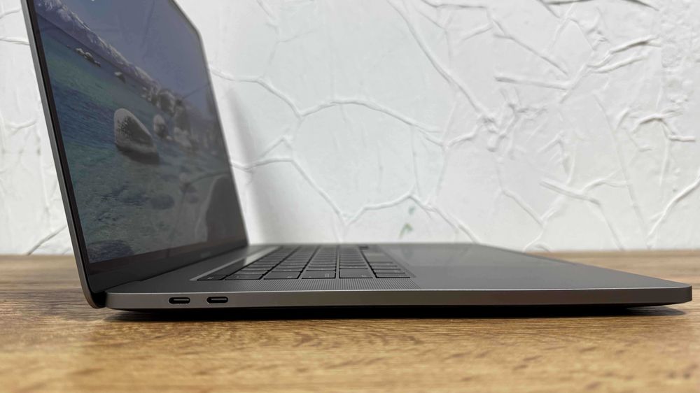 MacBook Pro 16 A2141 – i7 2.6GHz, 16GB RAM, 500GB SSD
