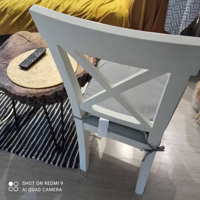 białe krzesła krzyżaki 4 sztuki za połowę ceny