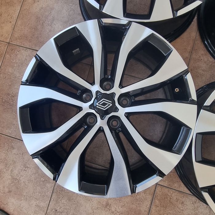 Диски Renault R17 5x114.3 7j ET43 ЦО66.1 оригінал стан нових