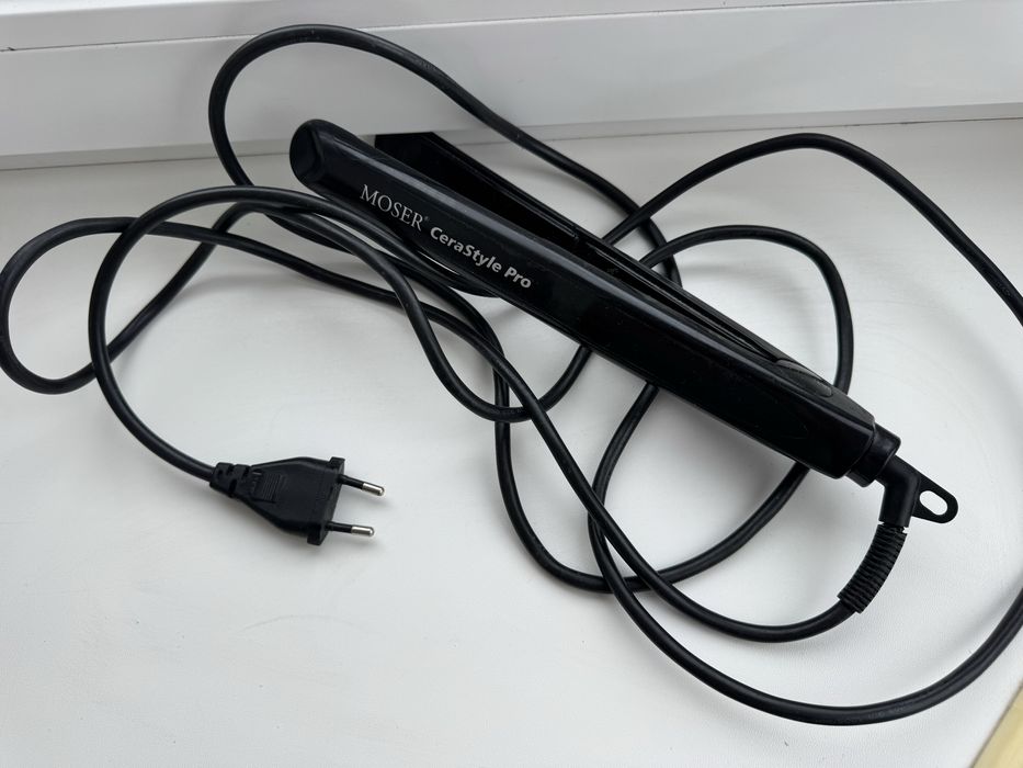 Випрямляч для волосся Moser CeraStyle PRO Black