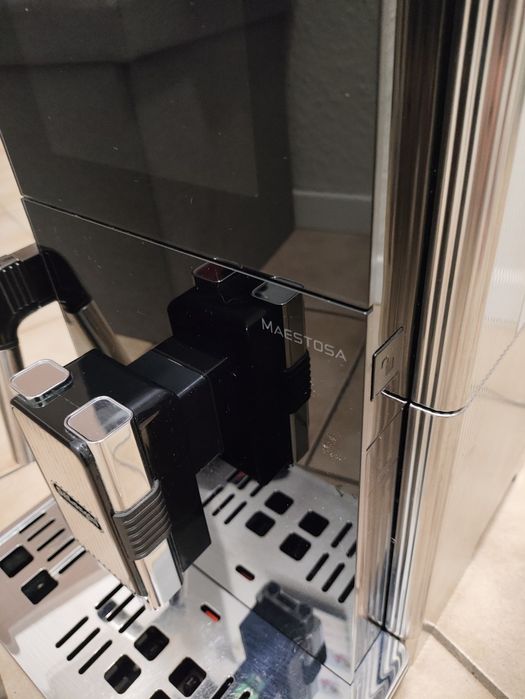 De’Longhi Maestosa — преміальна автоматична кавомашина, ідеальний стан