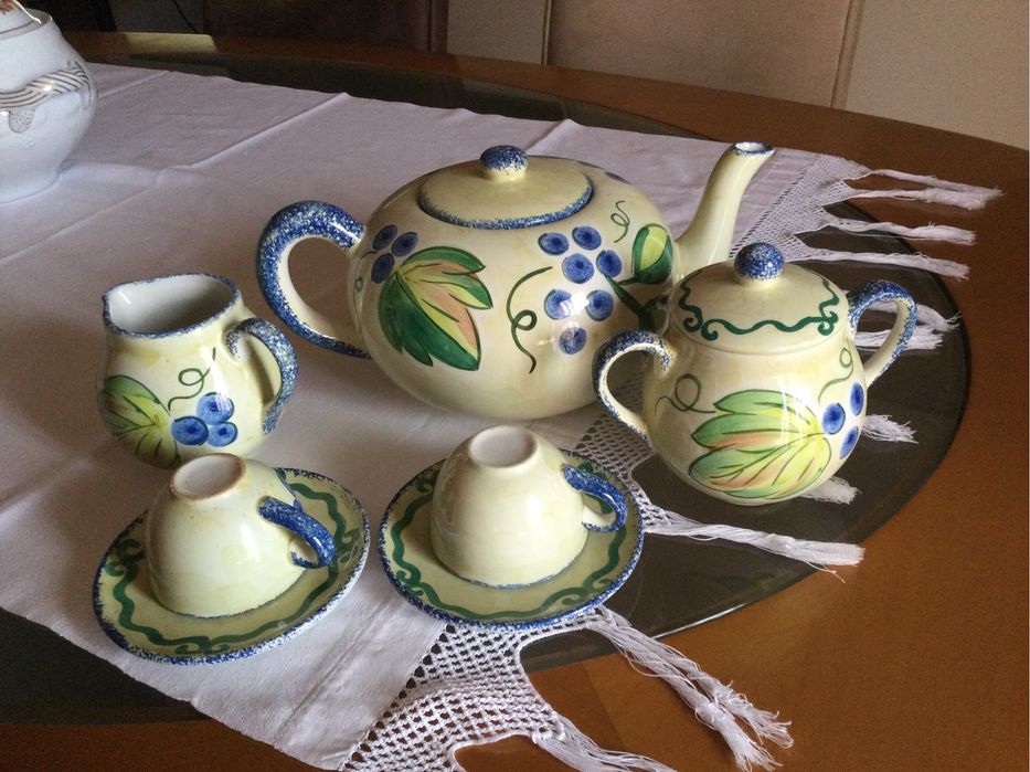 Serviço de café Raul da Bernarda contemporâneo