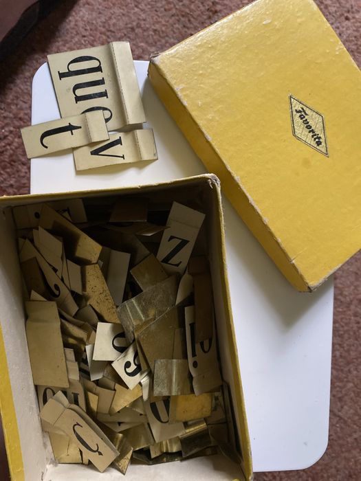 Letras em metal antigas