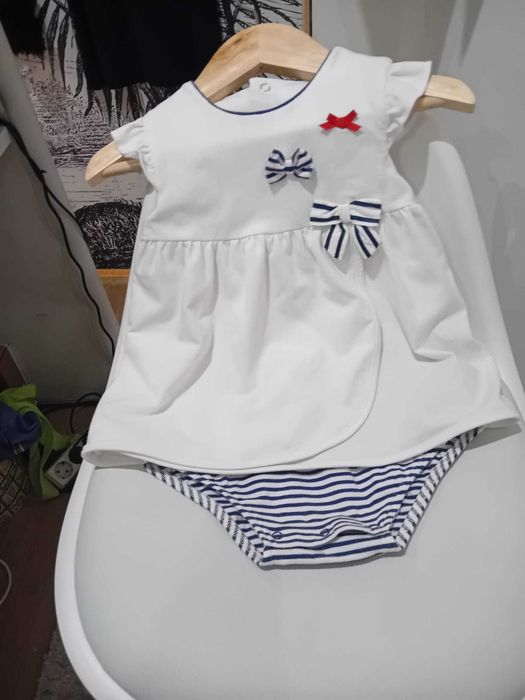 Venda de roupas de criança