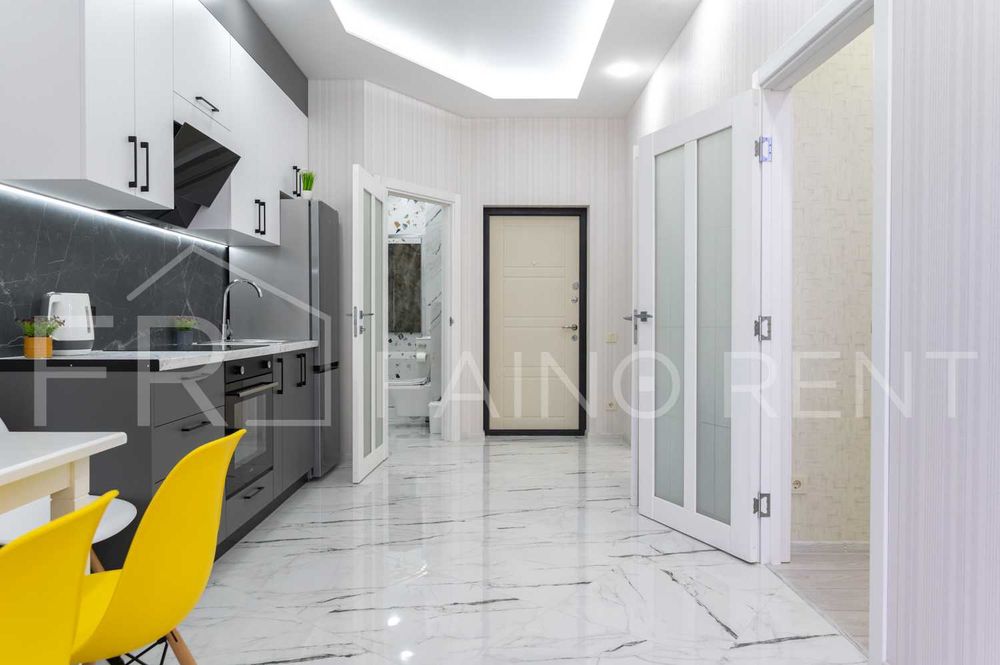 Панорамний вид моря, 2 спальнi + зала/5010