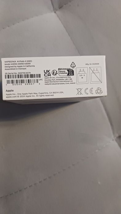Słuchawki bezprzewodowe Apple AirPods  4