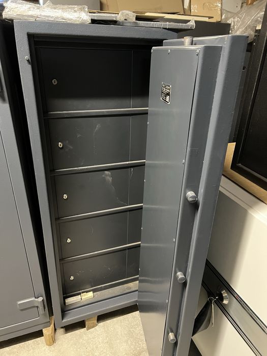 Сейфи для збереження документів від пожежі та взлому