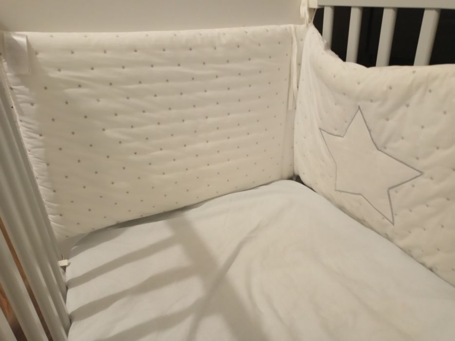 Contorno protetor de berço da marca VERTBAUDET