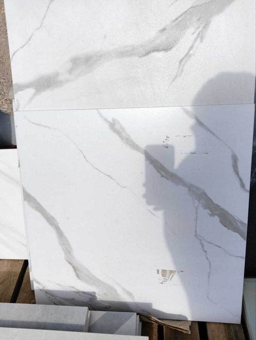 Керамогранит Полированный Плитка под марамор белая 60 на 60 см