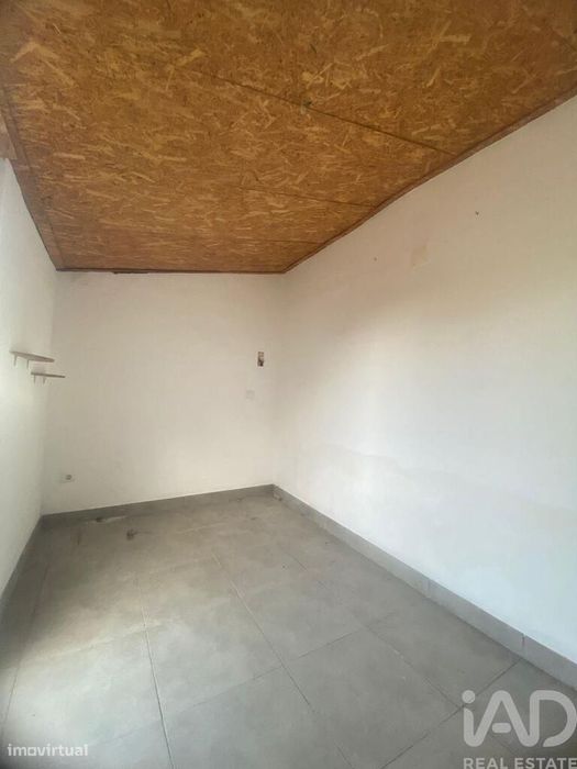 Casa / Villa T1 em Charneca de Caparica e Sobreda