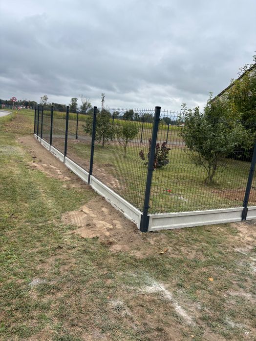 Montaż ogrodzeń panelowych