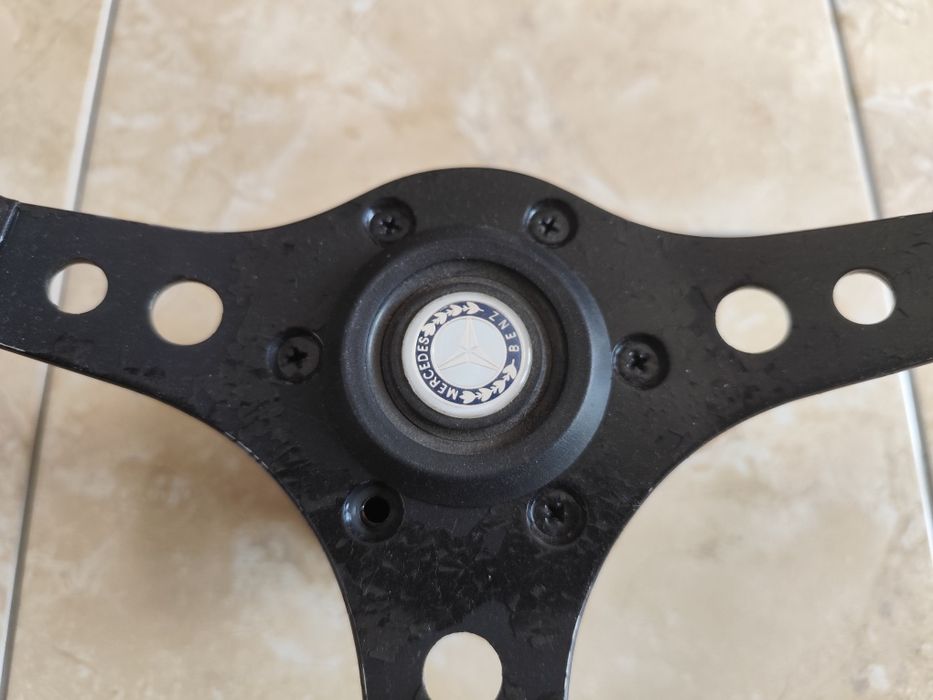 Volante desportivo c/símbolo Mercedes