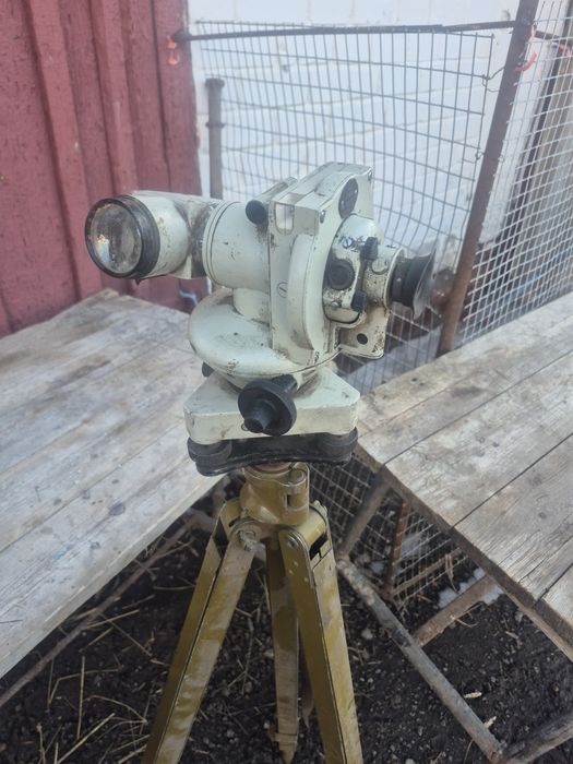 Теодоліт буссоль