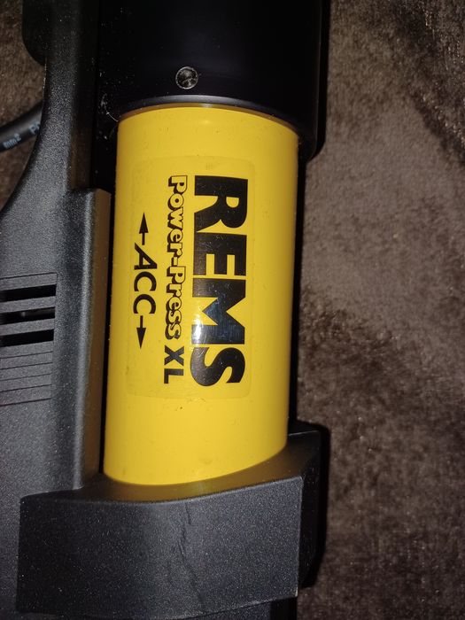 Maquina prensar REMS