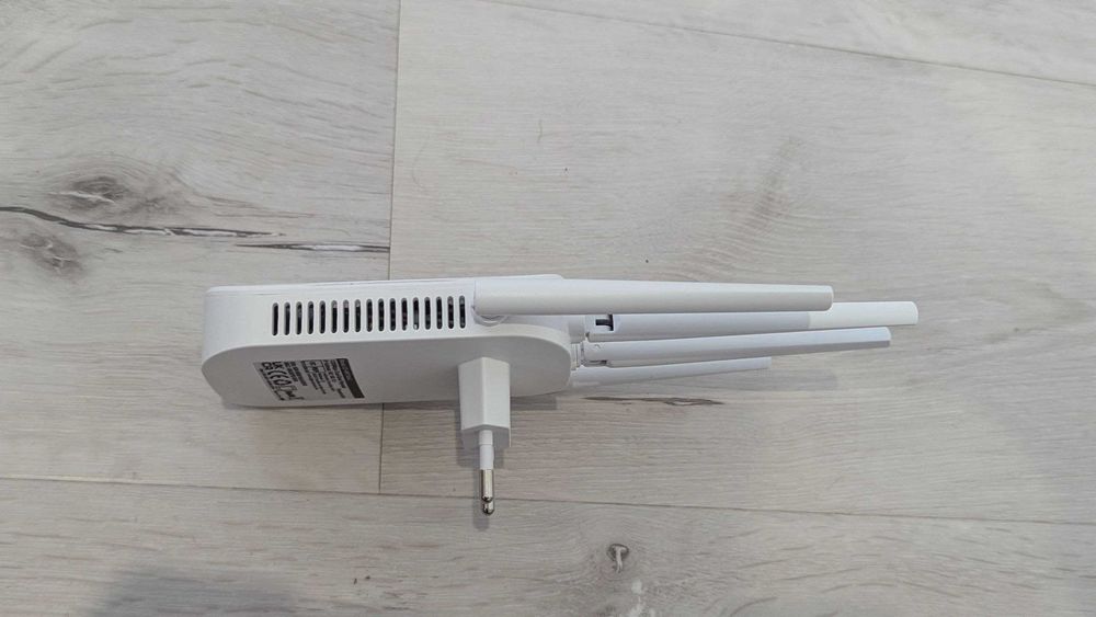 Підсилювач WiFi QLOCOM CF-WR768AC 1200Mbps 2.4/5GHz 4 антени репітер ретранслятор усилитель вай фай WiFi Repeater AC1200