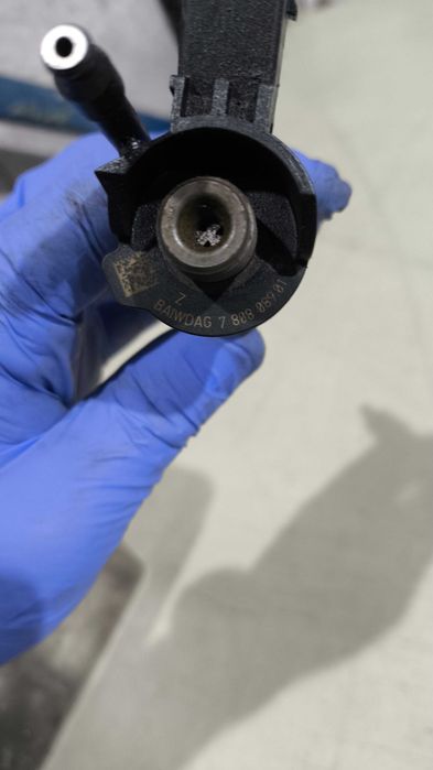 Injetor de Combustível piezzo BMW 330/335/530/535d Serie 3/5 (E9x/e6x/x5/x6)  7808.089/0445.115