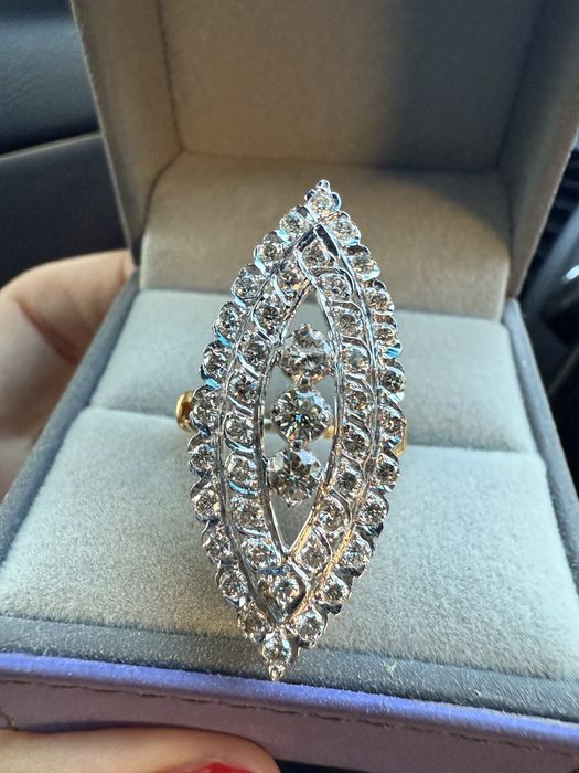 Золотое кольцо с бриллиантами