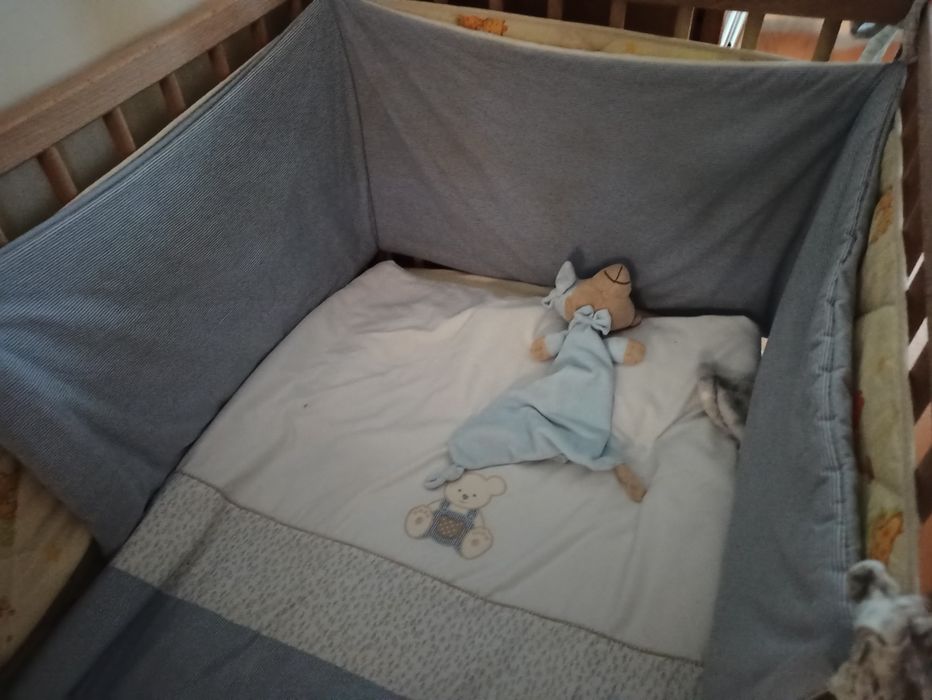 Edredom cama  de grades_menino com pouco uso