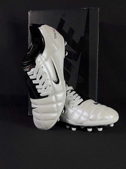 Chuteiras Legend Total90 Elite