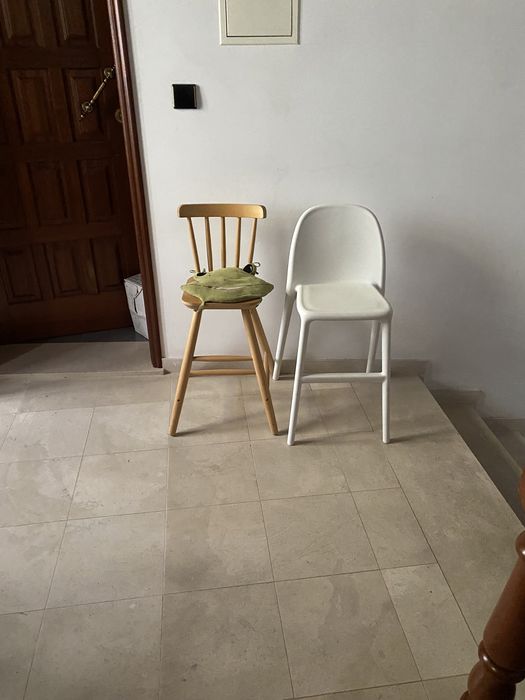 Cadeira alta castanha para crianças (modelo AGAN ikea)