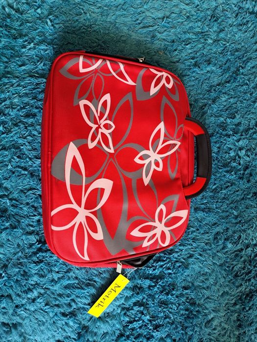 Mala para portátil marca Metrik. Nova, com etiqueta.  40 x 30 cm