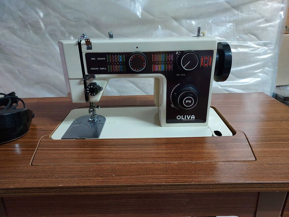 Máquina de Costura Elétrica Oliva – Clássica e Funcional