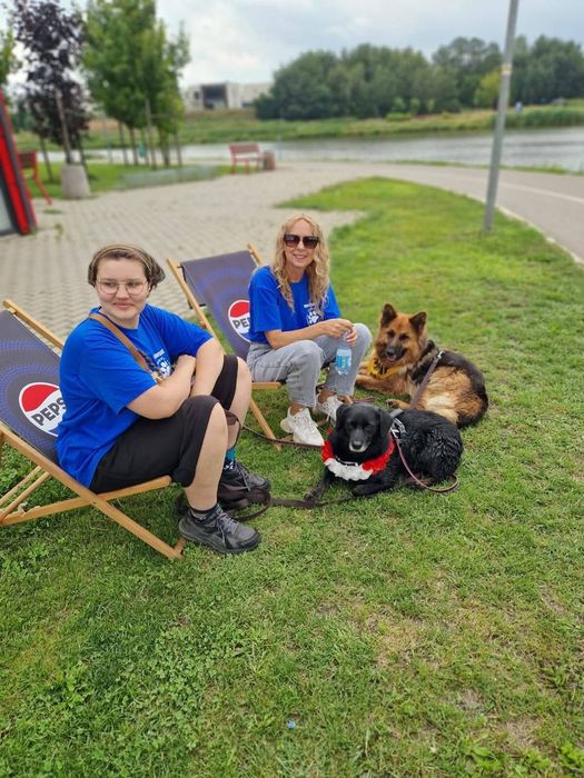 Uroczy czarnulek Hapsik czeka nom