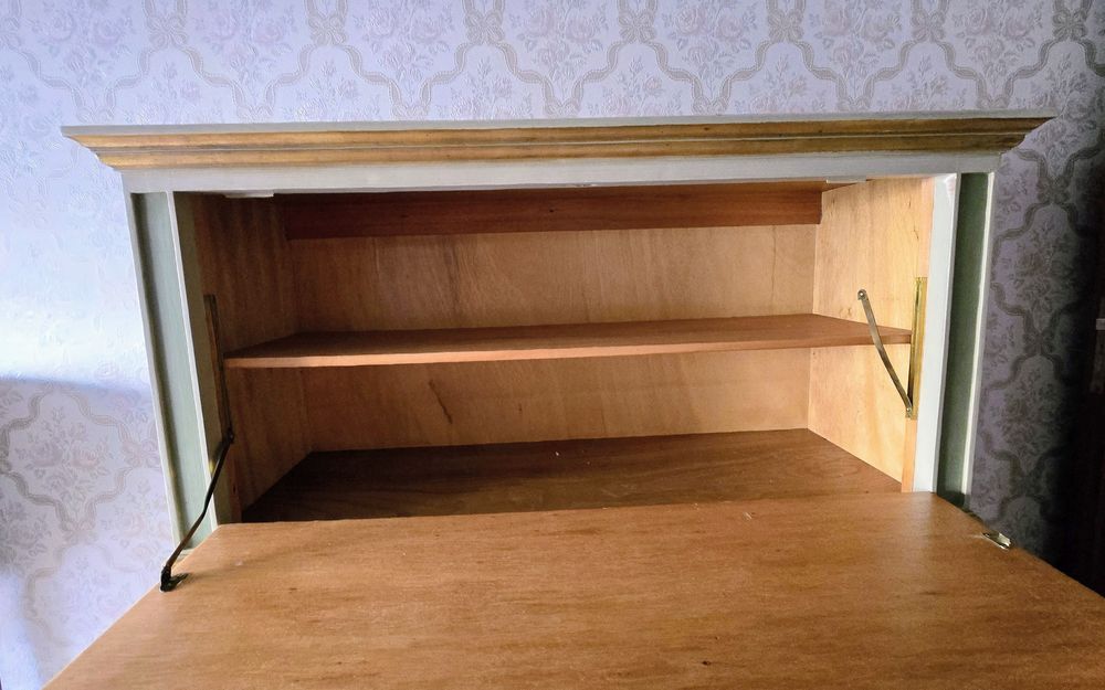 Vendo armário escrivaninha antigo