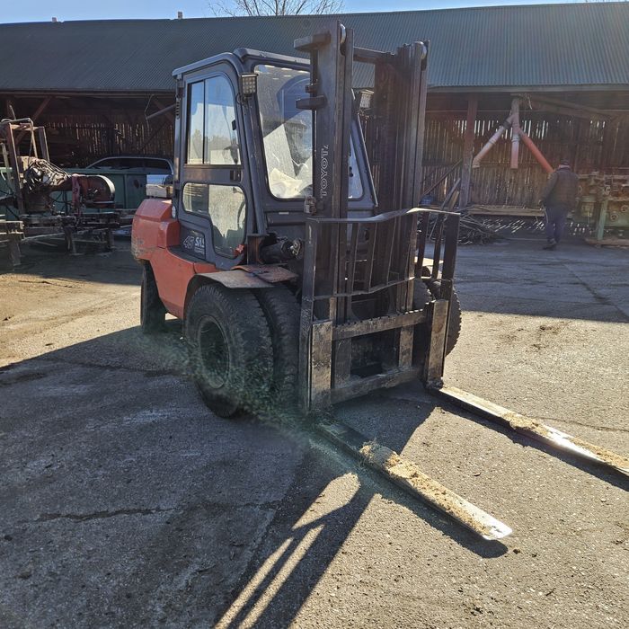 Wozek widłowy toyota SAS 45 4, tony