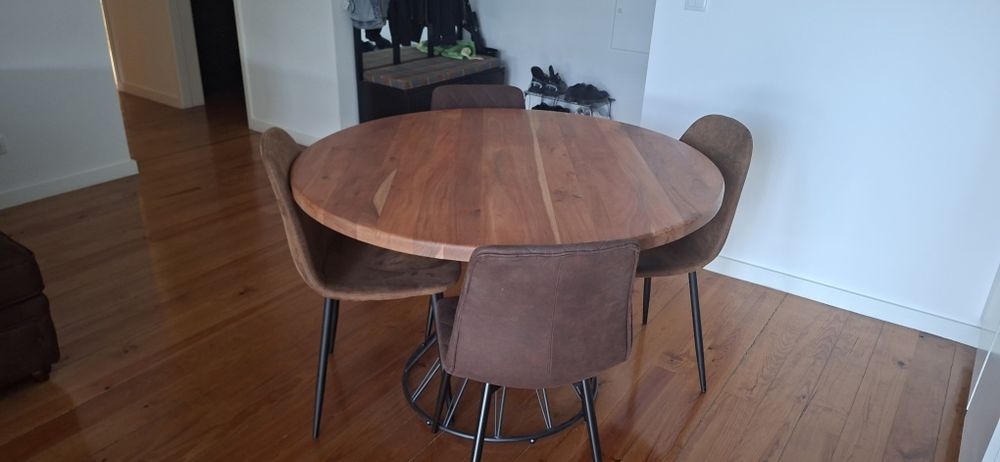 Conjunto Mesa + Cadeiras