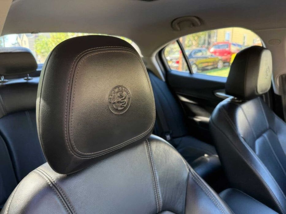 Alfa Romeo Giulia      2018