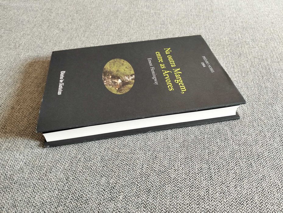 Livro "Na outra margem, entre as árvores" de Ernest Hemingway