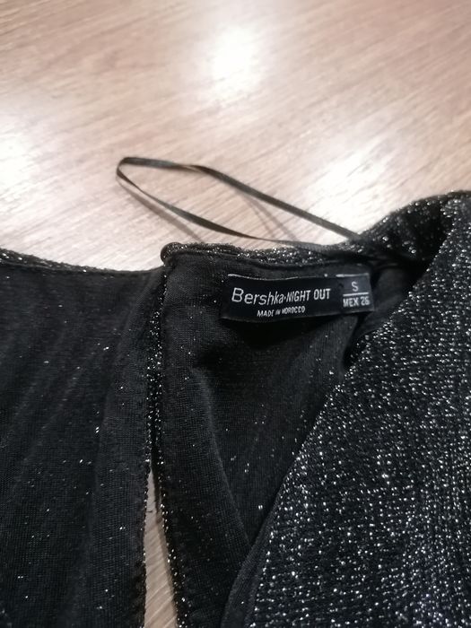 Vestido preto com brilhantes