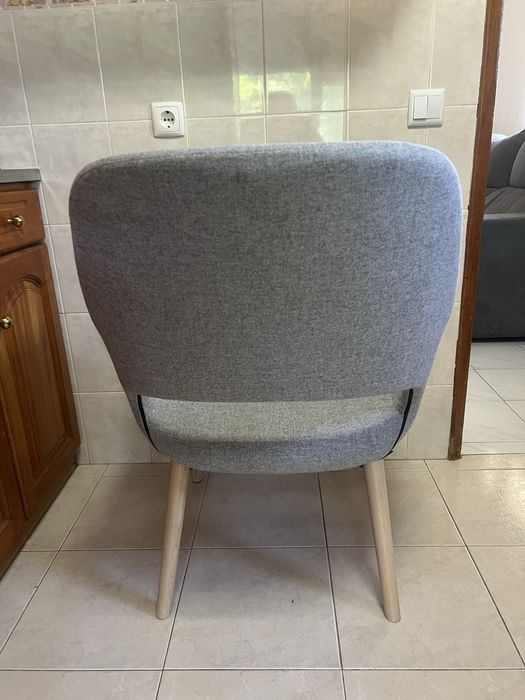 Cadeira Pedrali cinza claro