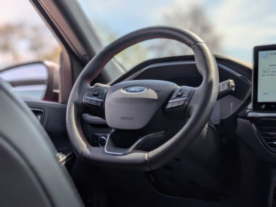 Ford Escape      2024