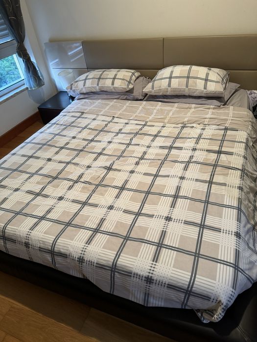 Quarto de casal completo em lacado e madeira , tons castanho e beje