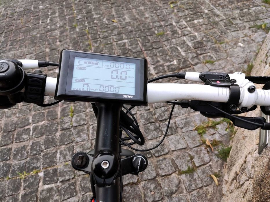 BTWIN ROCKRIDER 520 ELETRICA 1000W 
Bicicleta BTWIN Rockri