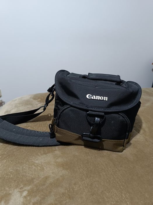 Vendo Canon 1300D + lente