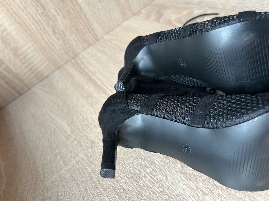 Взуття для heels