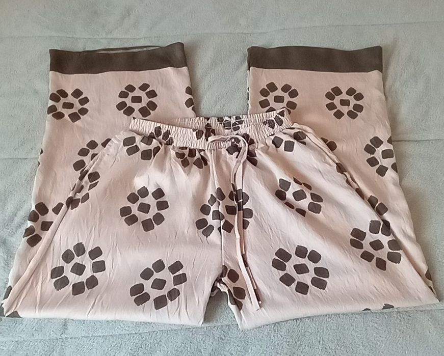 Conjunto pantalonas e blusa - Tamanho M/L
