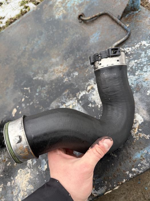 Патрубок інтеркулера правий мерседес спрінтер W906 319