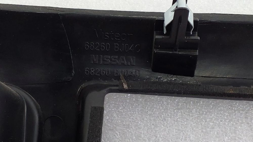 Moldura da consola central / rádio / aro NISSAN NV200 Furgão/Combi (M2
