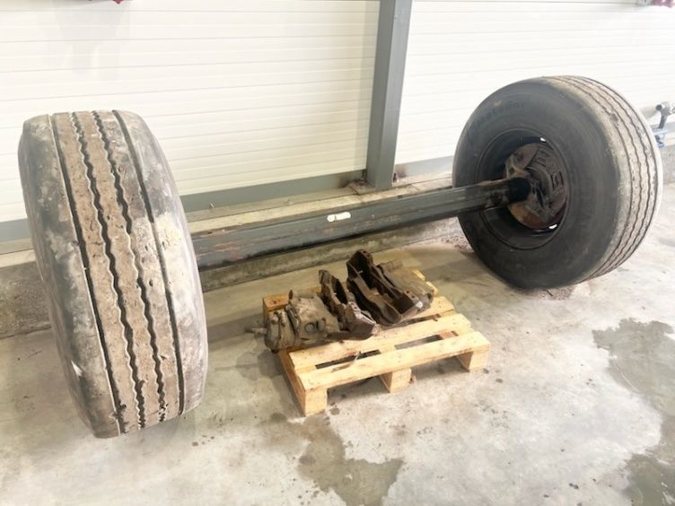 Oś kompletna przyczepa ,platforma do bel,wywrotka ,9 ton