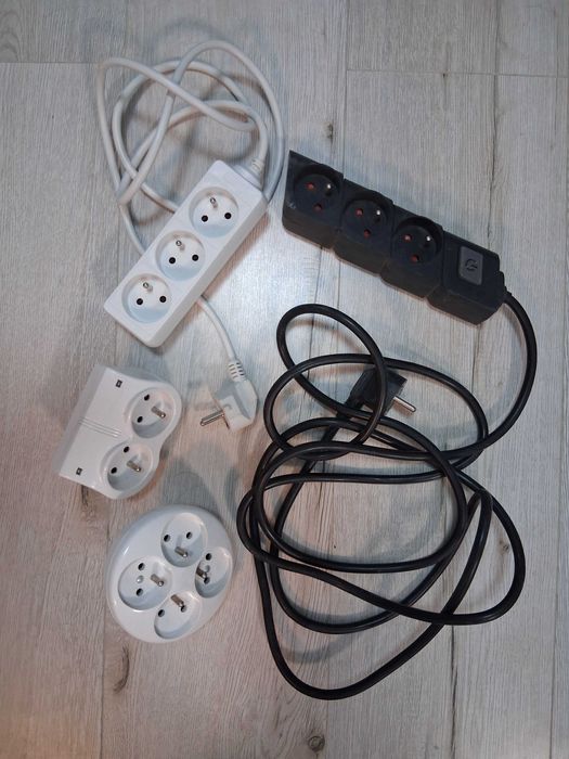 Przedłużacze 2 sztuki i rozgałęźniki 2 sztuki
