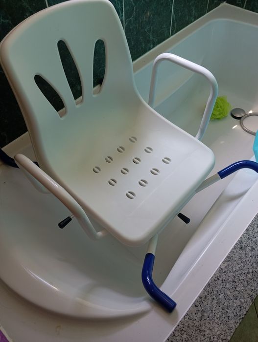 Cadeira de Banho Rotativa NOVO (Ponte de Lima) - 65€