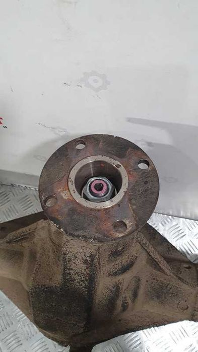 Задній міст Nissan Navara D40M, 2,5d. 2005-2010 (оригінал)