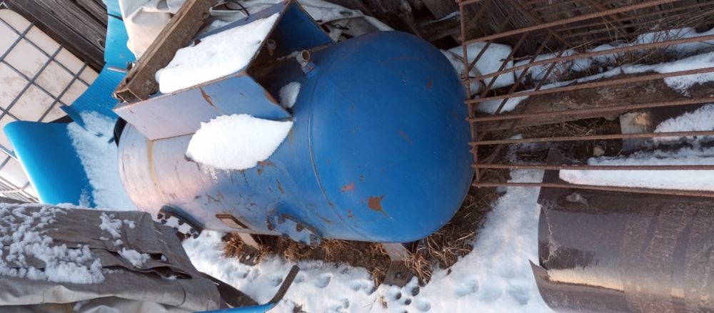 Duża butla z grubej blachy do sprężarki itd