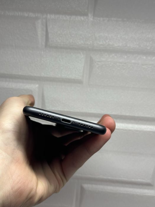 Iphone 11 neverlock 92% акумулятор