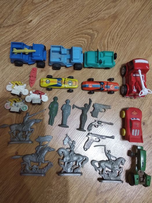 Продам игрушки конницу.