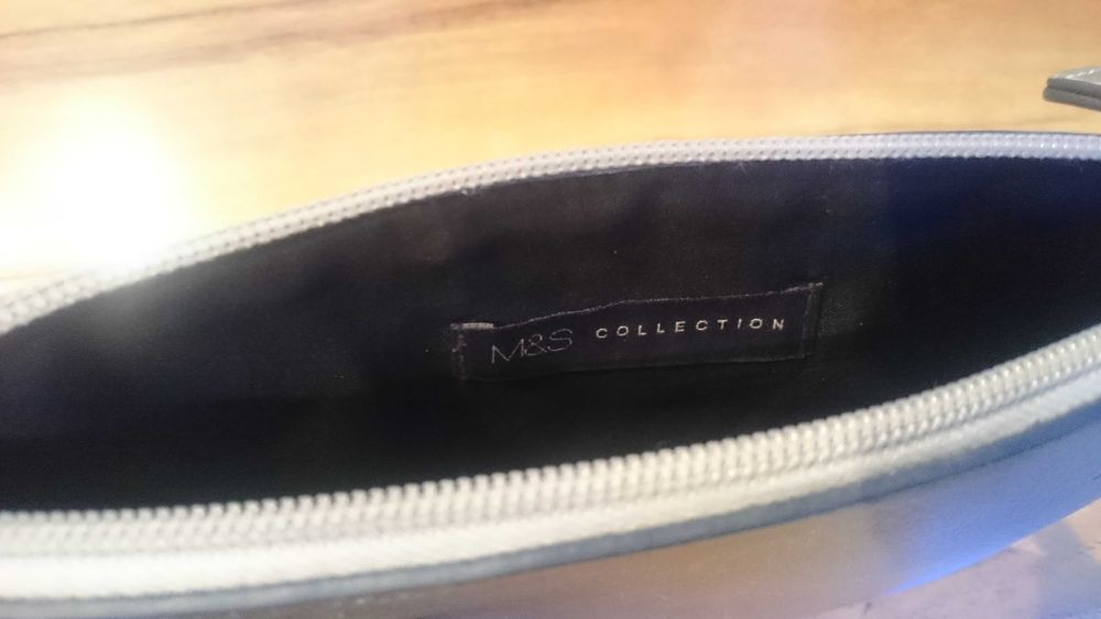 Kosmetyczka M&S duża srebrna